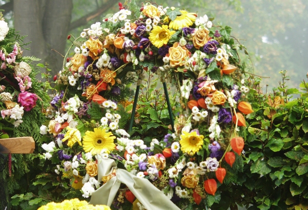 Are sympathy flowers the last word in memorial gifts? Turns out, not always. Learn more, today!