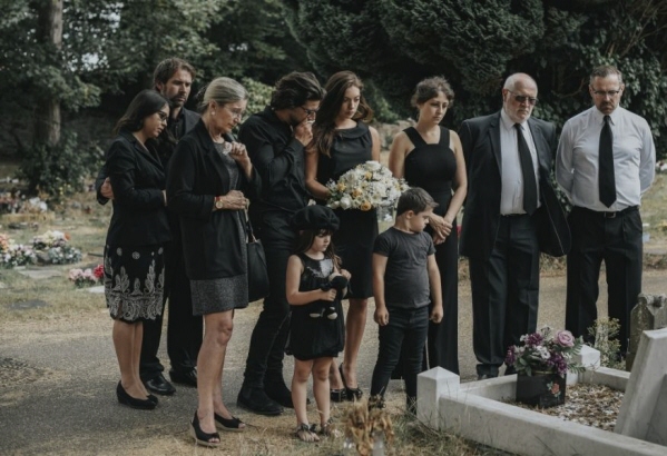 A Complete Guide To Proper Funeral Etiquette
