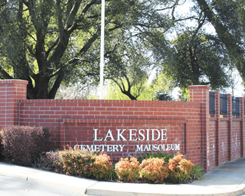 Lakeside Memorial Lawn