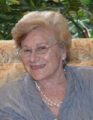 Photo of Catherine Divaris