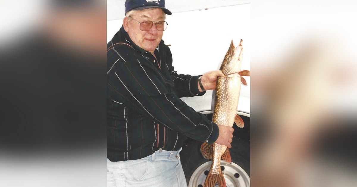 Obituary information for Russell Marvin Holm
