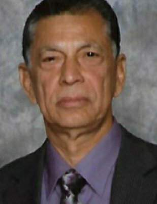 Photo of Enrique Salazar