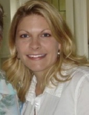 Photo of Carrie Pineault