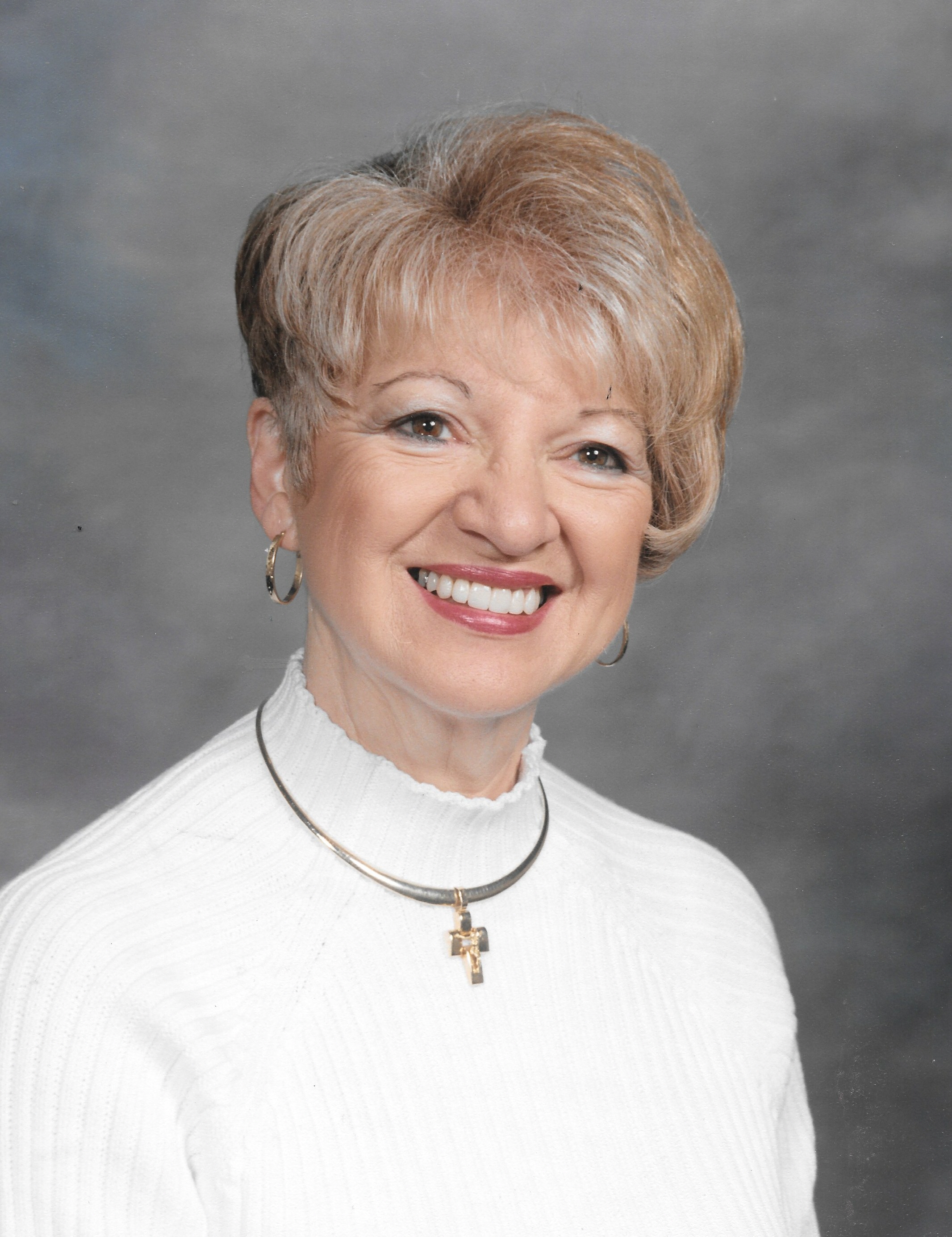 Elizabeth "Betty" Pretto Obituary - Visitation & Funeral Information