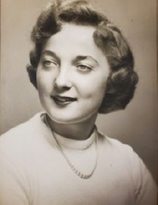 Photo of Lucy Saunier