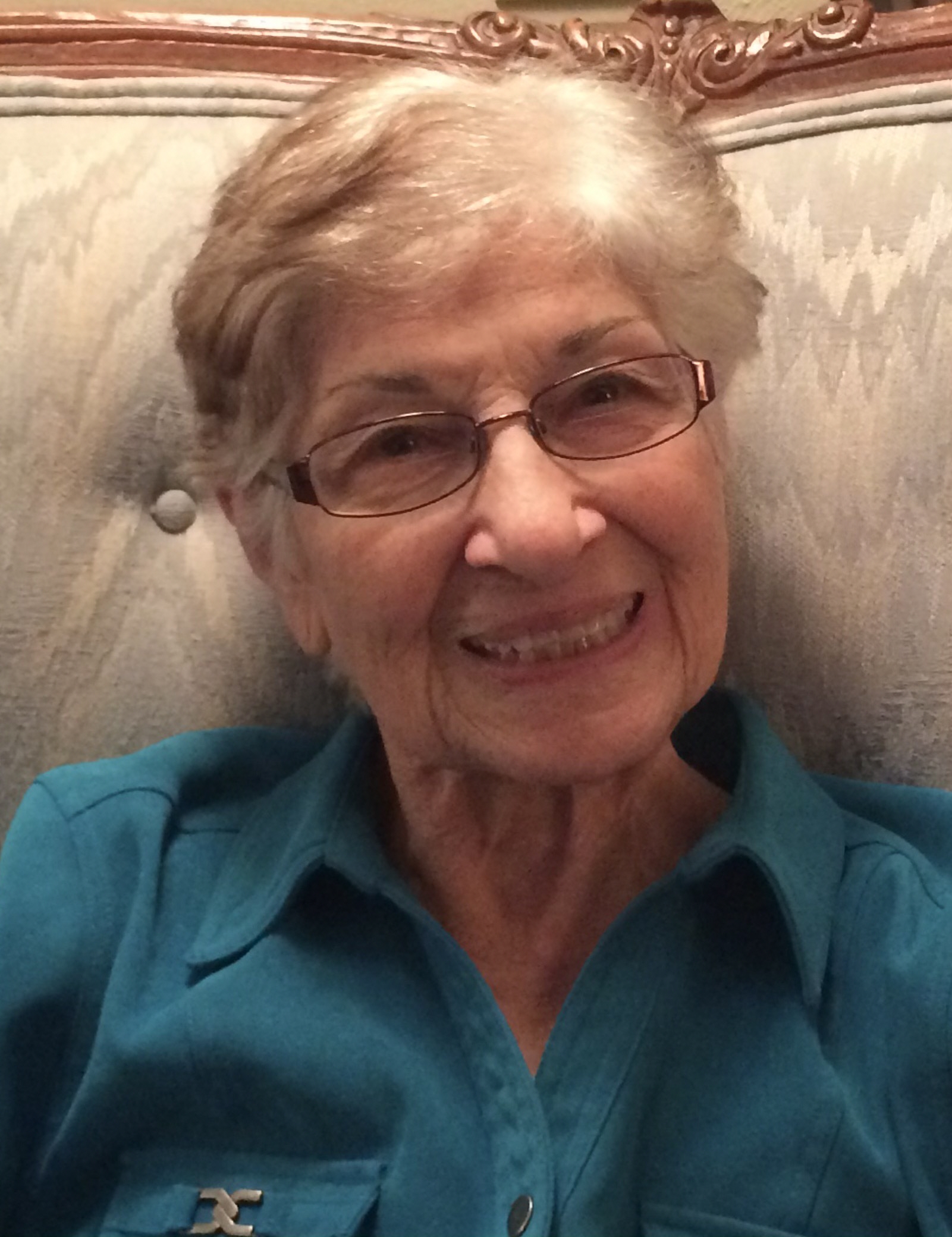 Esther Gloria Valdes Obituary - Visitation & Funeral Information