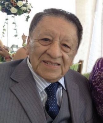 Photo of Dr. Luis Flores Loján
