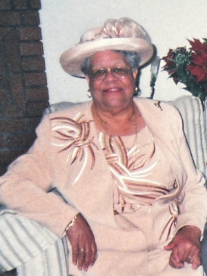 Photo of Claudia Bell