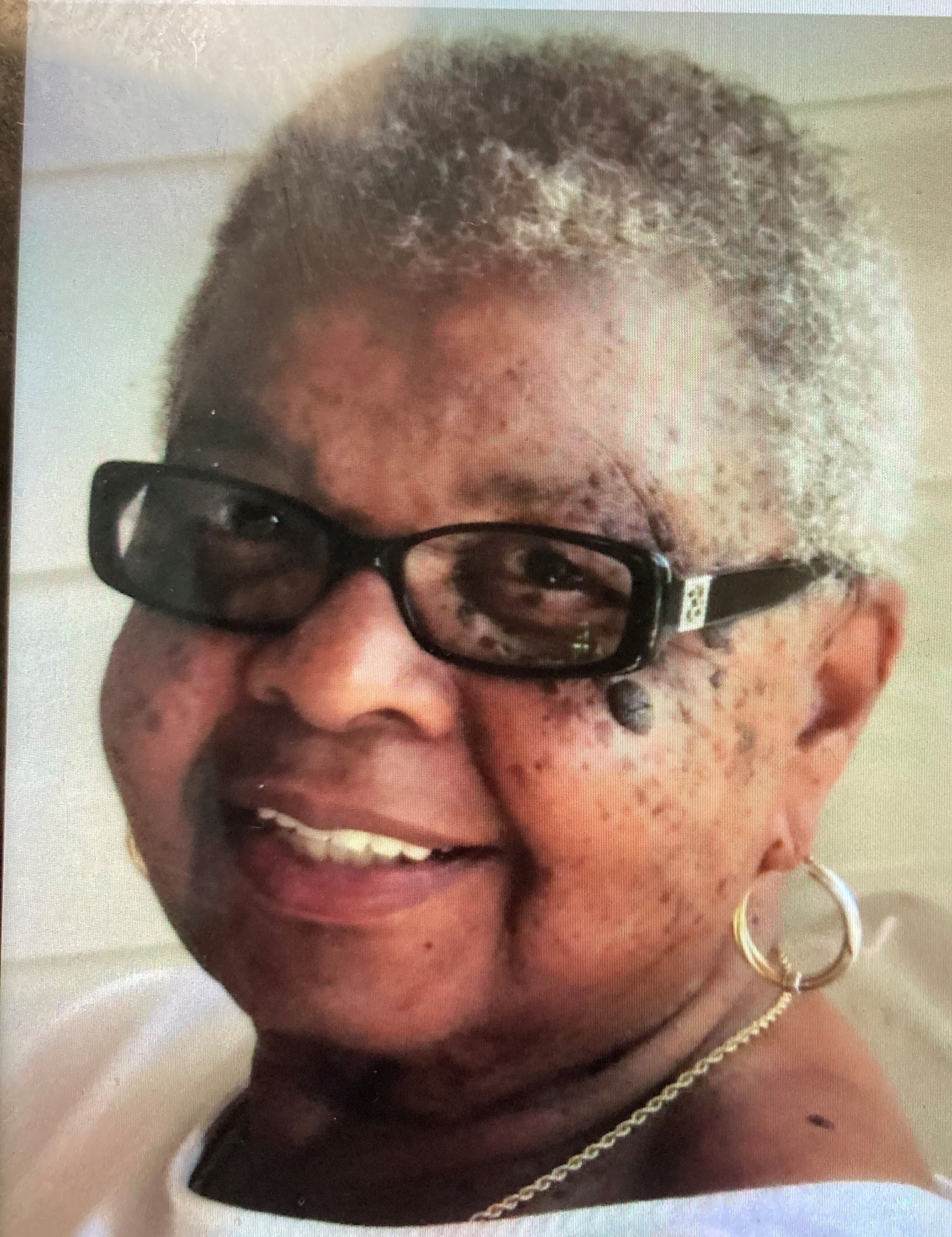 Alma L Henry Obituary - Visitation Funeral Information
