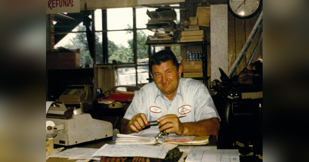 Obituary information for Bob Hill