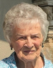 Betty Lou Monnens