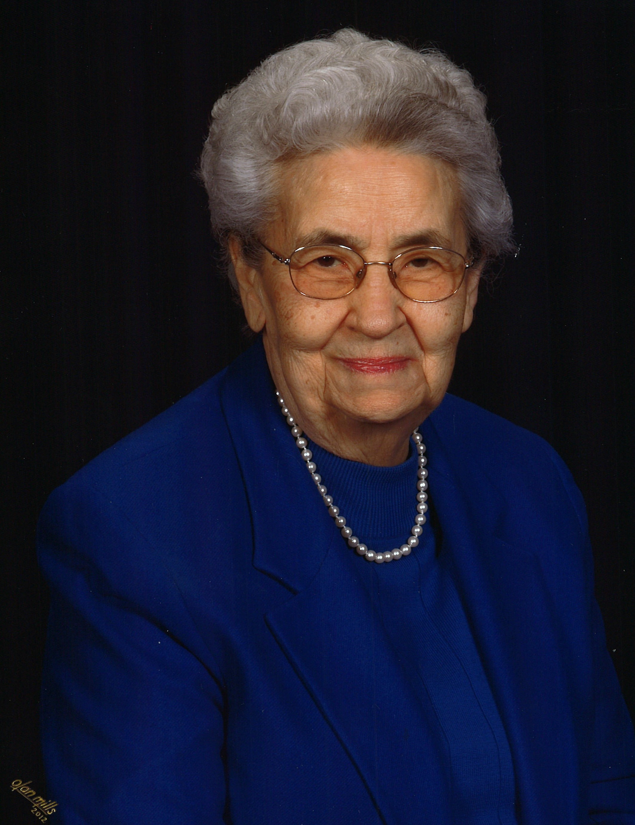 Mary Linnie "Mae" Robey - 2022 - Tucker-Yocum & Wilson Funeral Home