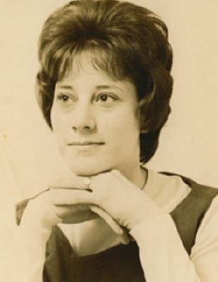 Photo of Kathleen  (Queenie ) Warren