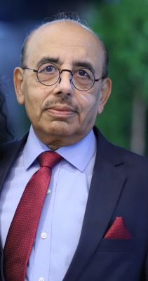 Photo of Dr. Dinesh Lahoti
