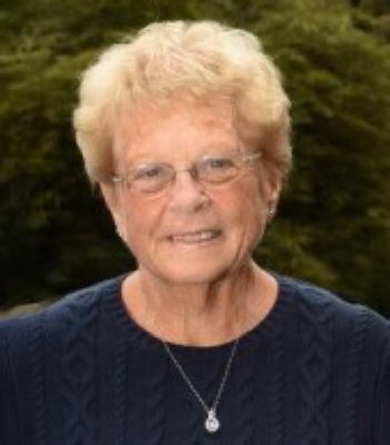 Photo of Evelyn Lyons