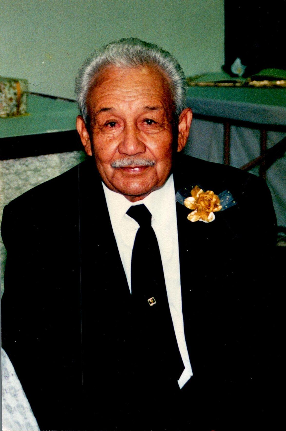 Photo of Manuel Mendez