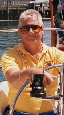 Photo of Larry Apple