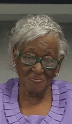 Photo of Lois Taylor