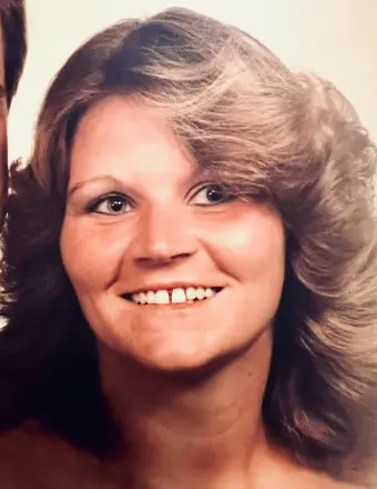 Lisa May Bosworth 28551519