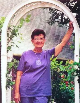 Audrey Elizabeth Thompson 28681610