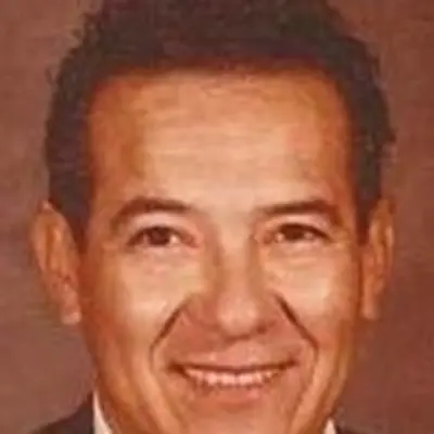 Ricardo Salazar 28795940