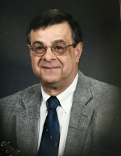 Photo of Kenneth Henry