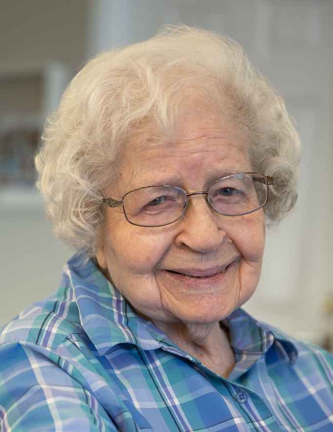 Elizabeth Barrett Carmichael 2024 John E Roberts Funeral Home