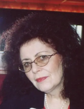 Elizabeth Komurek