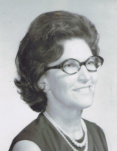 Photo of Sara Hall