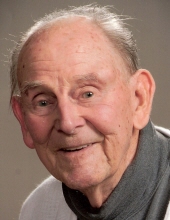 Photo of Harry Peterson