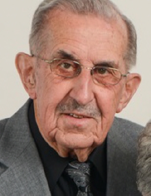 Photo of Lawrence Redcay