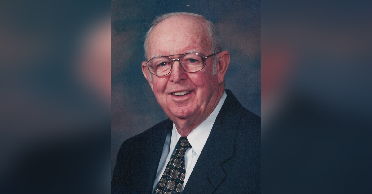 Joseph L. Kelly Obituary Visitation & Funeral Information