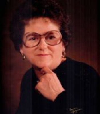 Photo of Lois Holmes