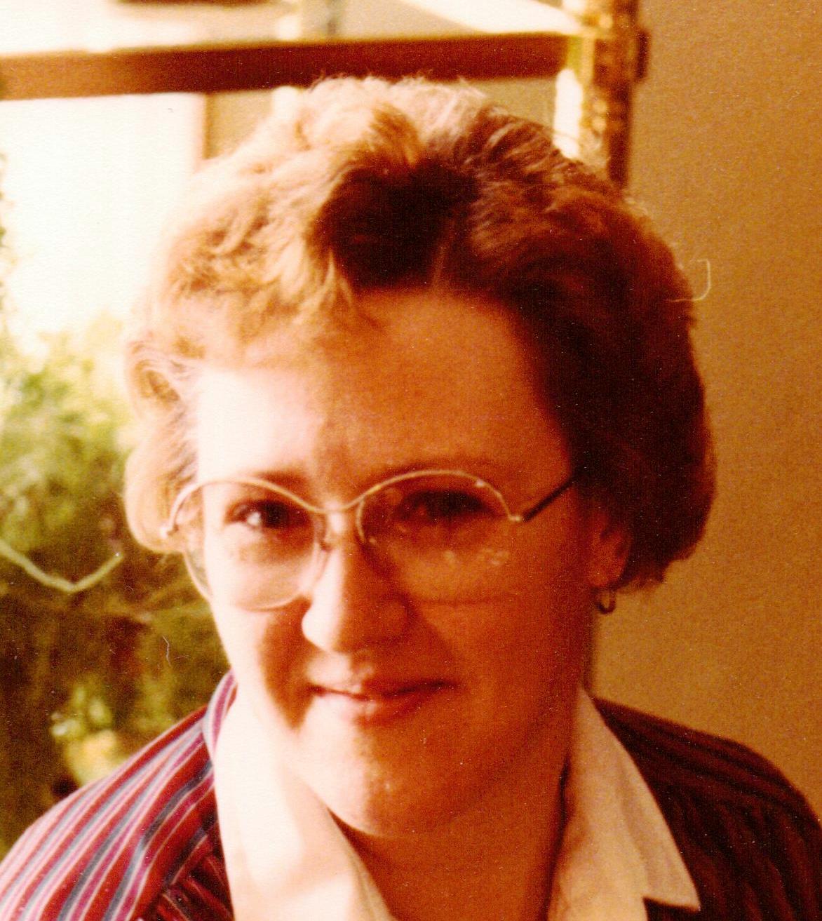 Joan Elaine Leeds 2013 Knell Mortuary