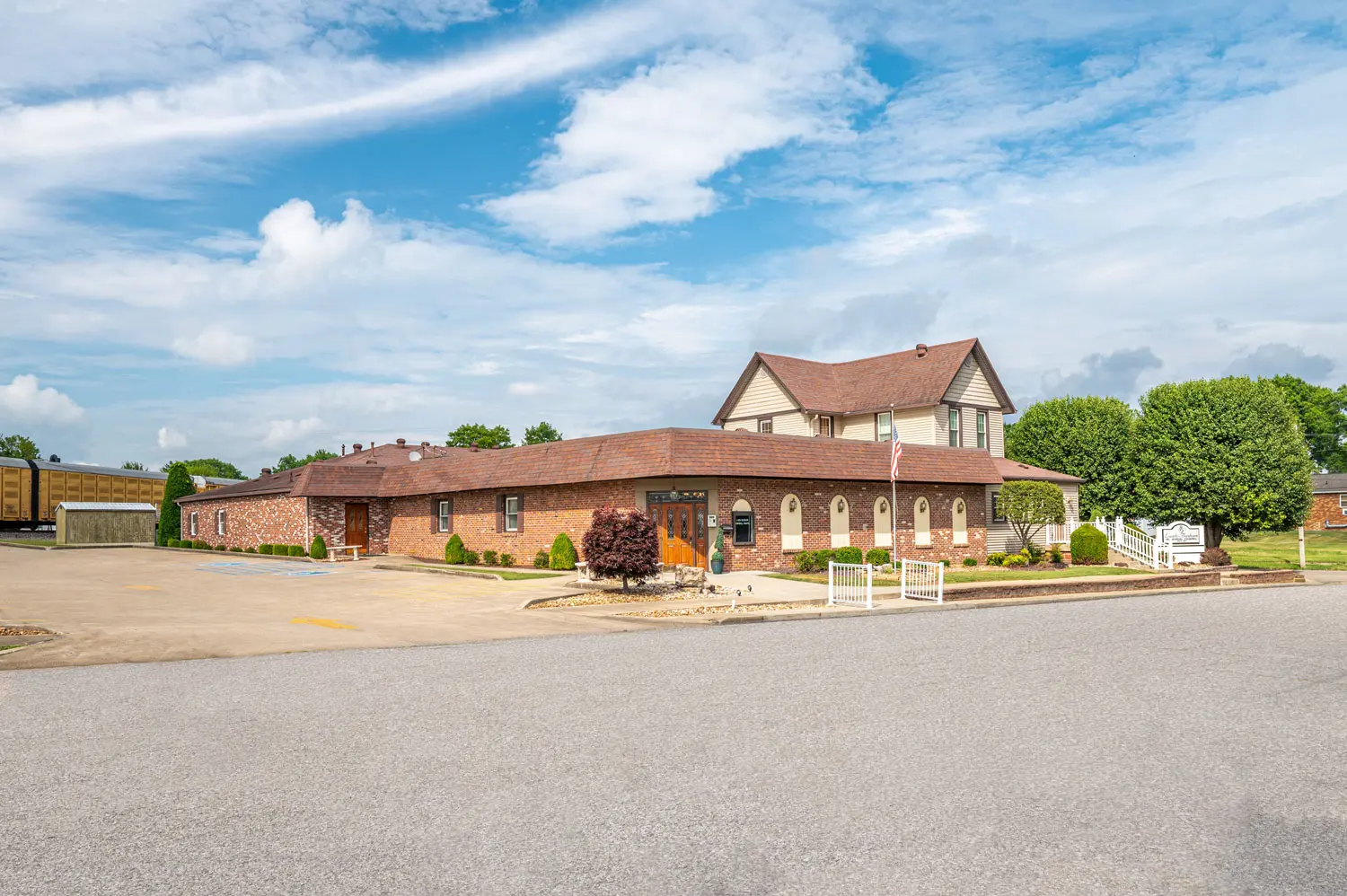 Lamb-Basham Memorial Chapel Funeral Home Oakland City, IN