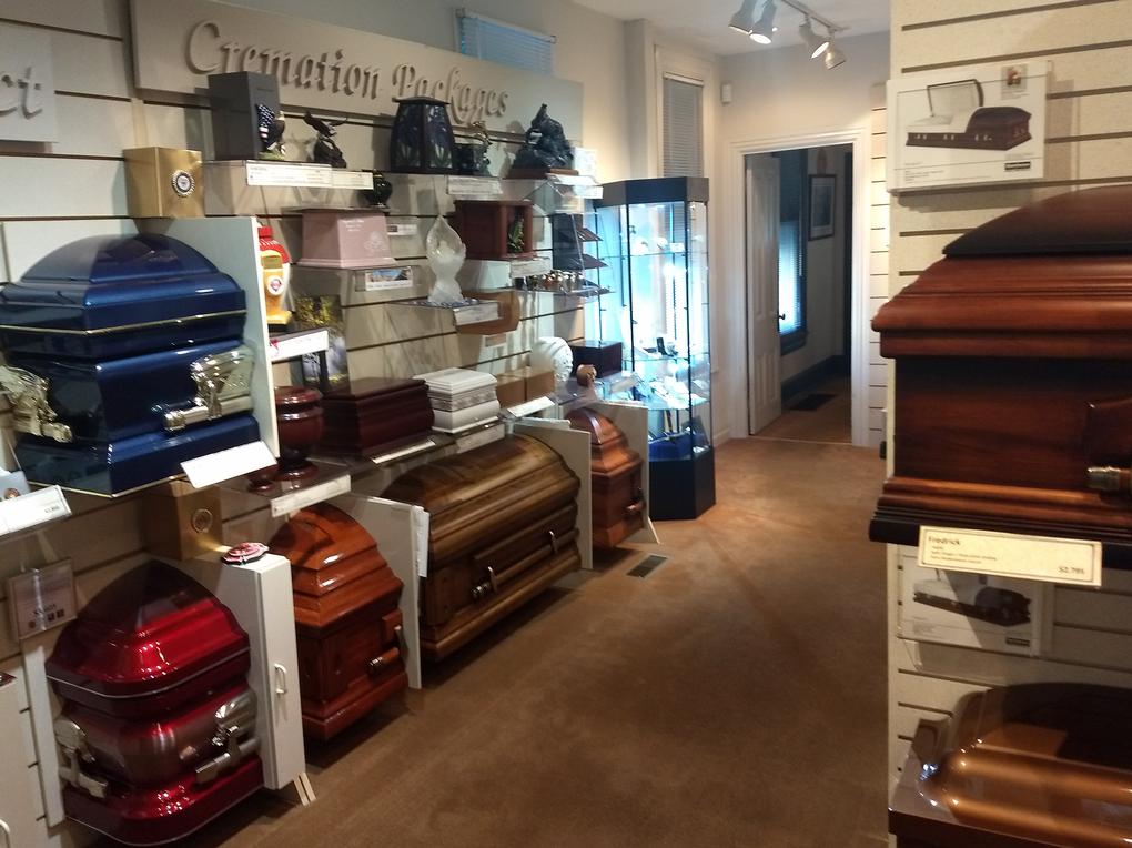 Daniels & Hutchison Funeral Home LLC Middletown, DE