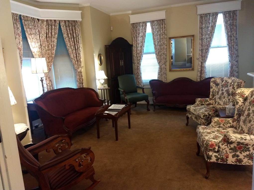 Daniels & Hutchison Funeral Home LLC Middletown, DE