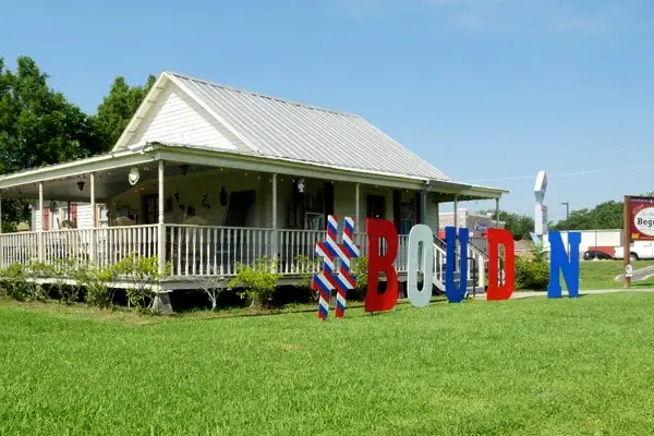 Martin & Castille Funeral Home | Lafayette, Scott, LA