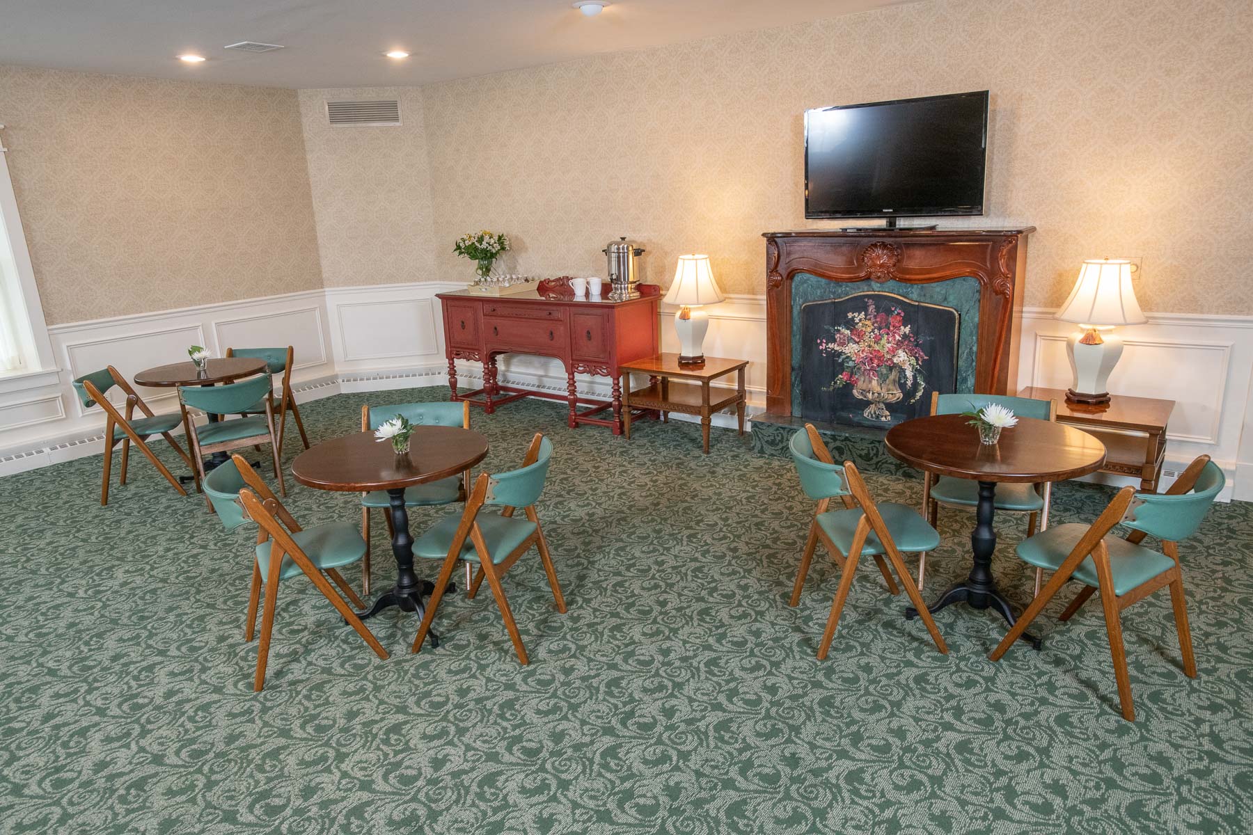 Naperville Tour FriedrichJones & OvermanJones Funeral...