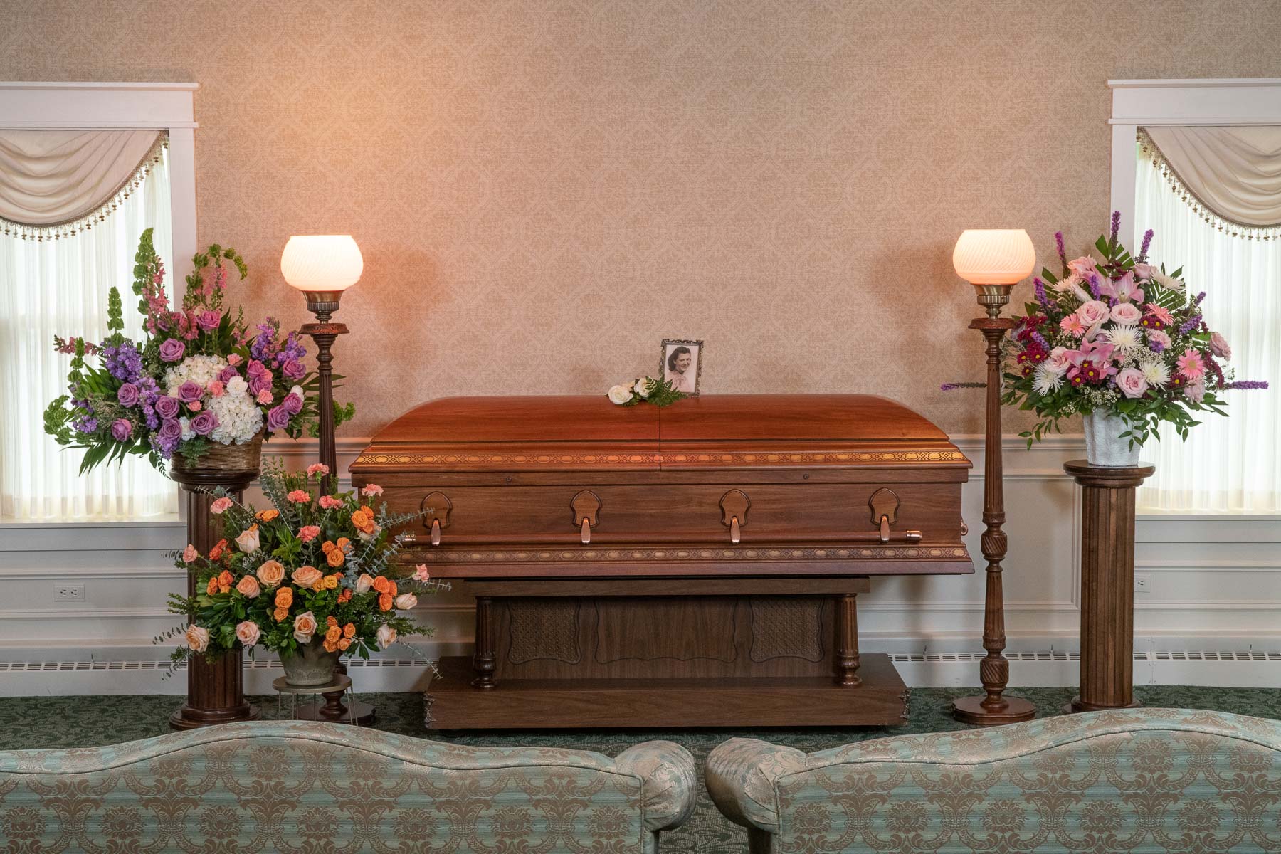 Naperville Tour FriedrichJones & OvermanJones Funeral...