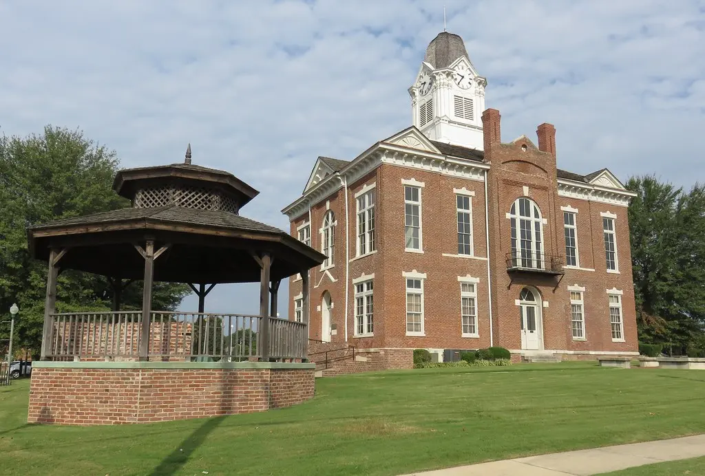 Mitchell Funeral Homes Paragould, AR