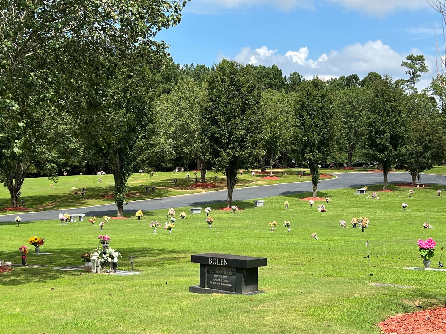 Hamilton Mill Memorial Gardens: A Serene Final Resting Place